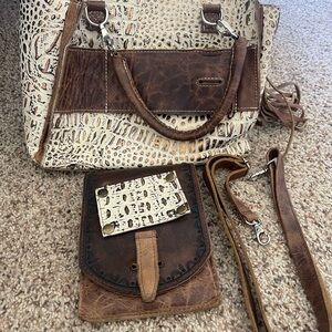 Pure Dixie Croc handbag. Comes with small, removable crossbody.